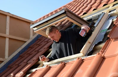 Pose de fenêtres de toit Velux à Niaux